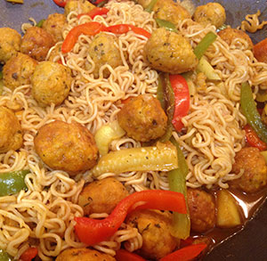receta gratis wok noodles con albondigas